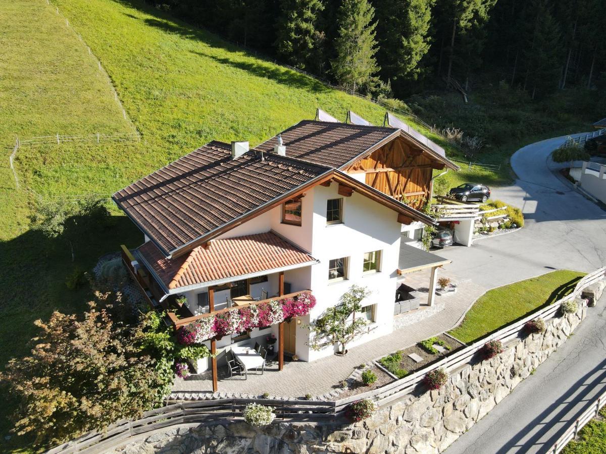 Haus Evelin Apartment Sankt Leonhard im Pitztal Exterior photo