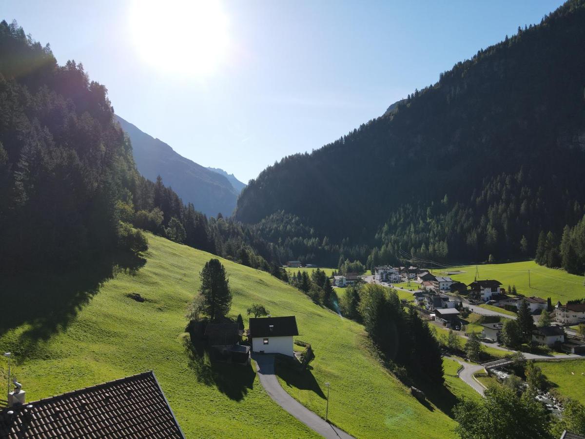 Haus Evelin Apartment Sankt Leonhard im Pitztal Exterior photo