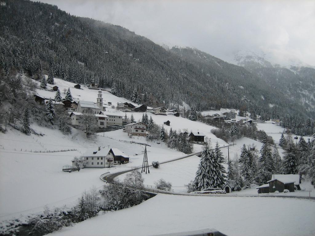 Haus Evelin Apartment Sankt Leonhard im Pitztal Exterior photo