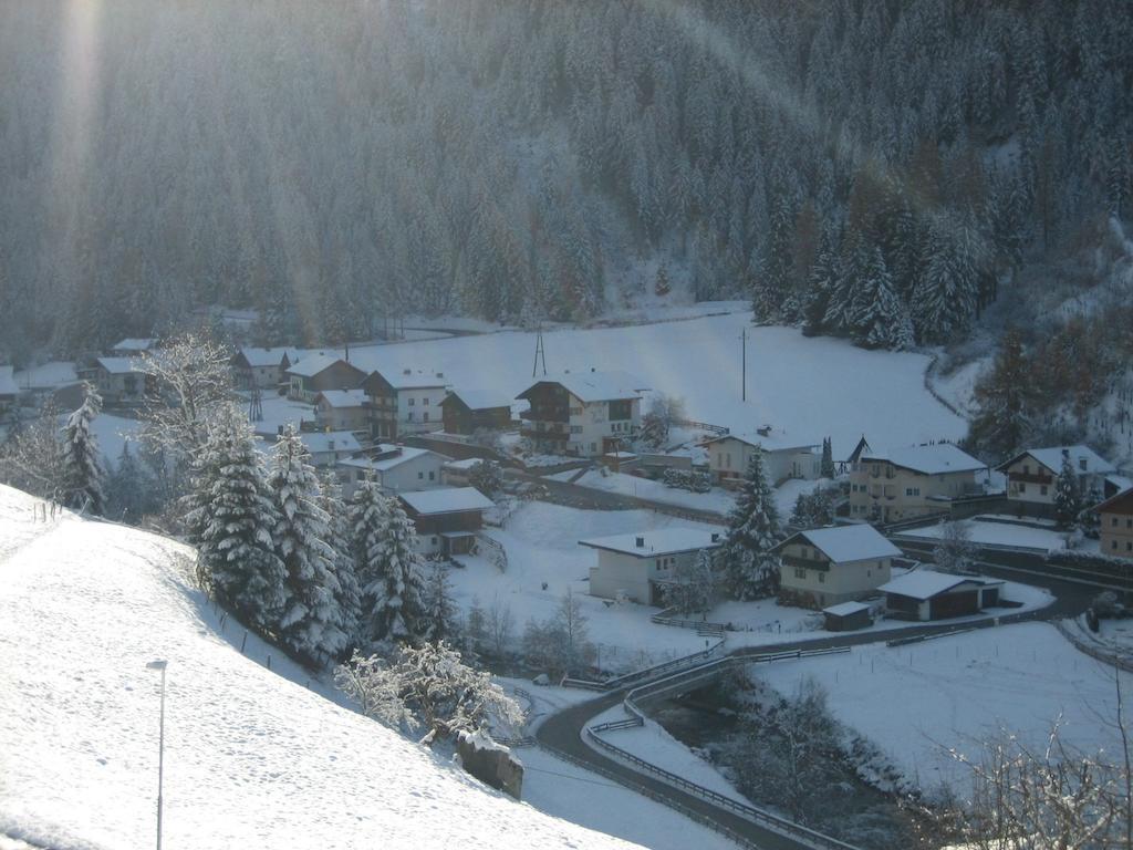 Haus Evelin Apartment Sankt Leonhard im Pitztal Exterior photo